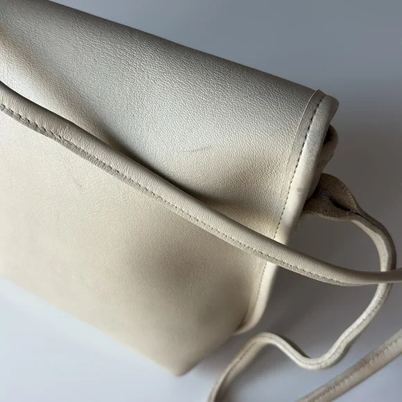 Coach | Vintage Quincey #9919 in Bone - Picture 11 of 15